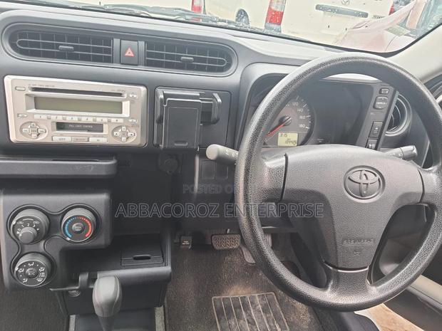 Toyota Probox 1.3 DX Comfort 2WD 2015 White