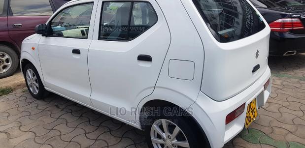New 2014 Suzuki Alto in White: Compact Car with Style