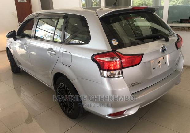 Toyota Fielder 2016 Silver
