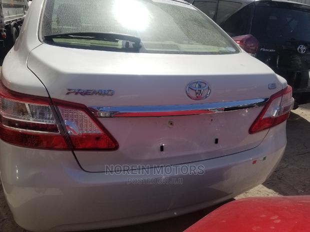 2015 Toyota Premio Pearl: Luxury Sedan with Unmatched Comfort