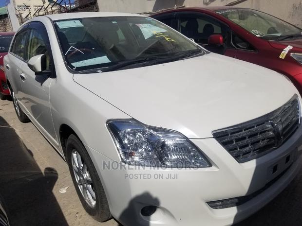 2015 Toyota Premio Pearl: Luxury Sedan with Unmatched Comfort