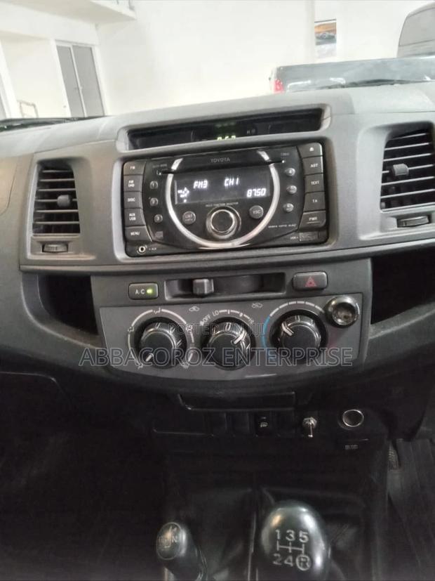Toyota Hilux 2014 SR5 4x4 Silver