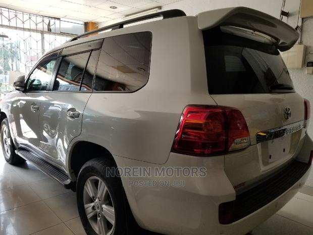 2014 Toyota Land Cruiser White - Adventure Awaits