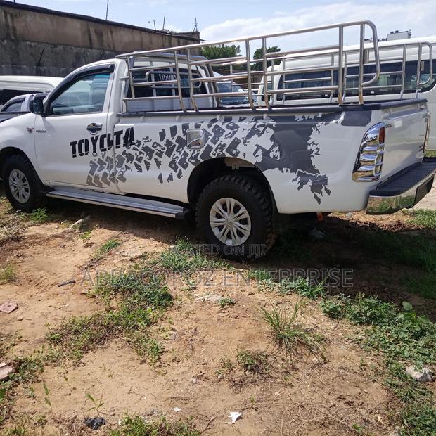 Toyota Hilux SR5 2014 White