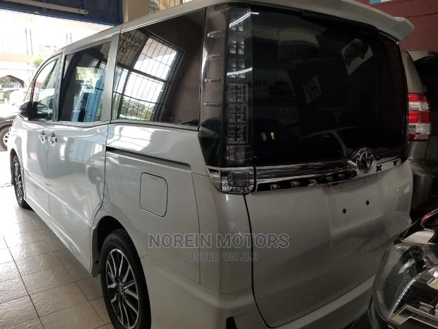 2016 Toyota Voxy White - Comfortable MPV
