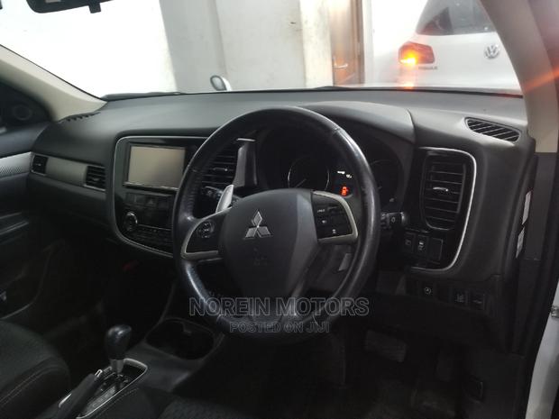 Mitsubishi Outlander 2015 Pearl - Quality Pre-owned SUV