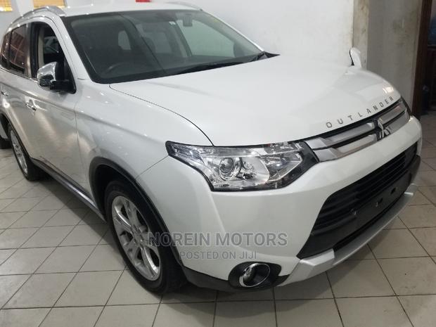Mitsubishi Outlander 2015 Pearl - Quality Pre-owned SUV