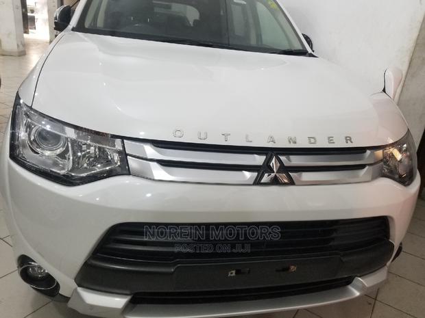 Mitsubishi Outlander 2015 Pearl - Quality Pre-owned SUV