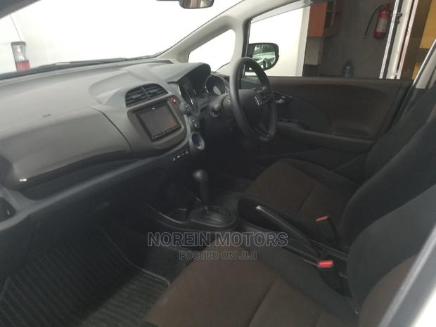 Used 2015 Honda Shuttle Pearl - Stylish Minivan for Sale
