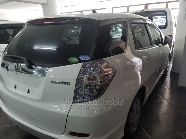 Used 2015 Honda Shuttle Pearl - Stylish Minivan for Sale