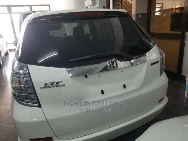 Used 2015 Honda Shuttle Pearl - Stylish Minivan for Sale