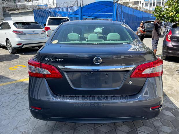 Nissan Bluebird 2014 Gray