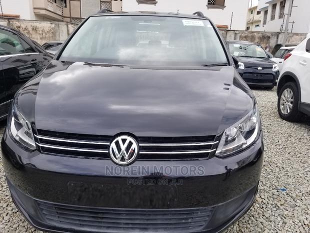 Volkswagen Touran 2014 Black: Luxury for the Whole Family