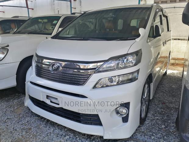 Pearl 2013 Toyota Vellfire: Affordable and Stylish