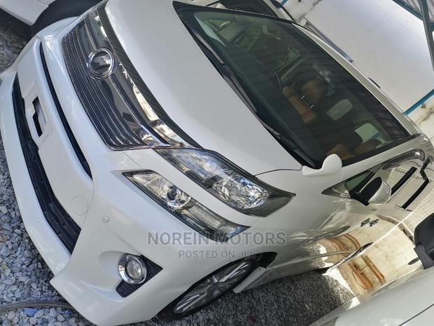 Pearl 2013 Toyota Vellfire: Affordable and Stylish