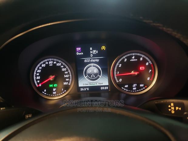 Mercedes-Benz C200 2015 - Silver Edition Compact Luxury Car