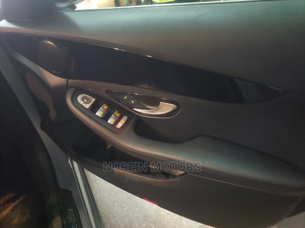 Mercedes-Benz C200 2015 - Silver Edition Compact Luxury Car