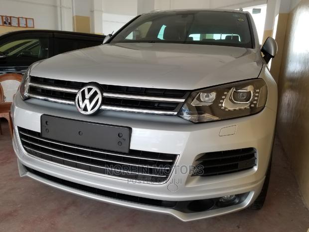 2015 Volkswagen Touareg Silver Off-road Vehicle