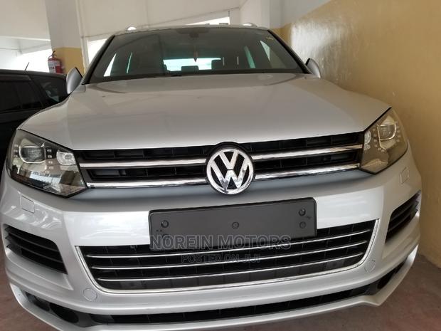 2015 Volkswagen Touareg Silver Off-road Vehicle