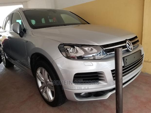 2015 Volkswagen Touareg Silver Off-road Vehicle
