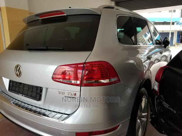 2015 Volkswagen Touareg Silver Off-road Vehicle