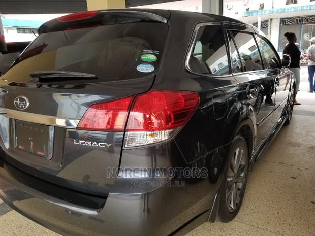 Subaru Legacy 2014 Black - Sleek Sedan for Everyday Commute