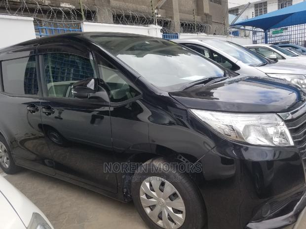 2015 Toyota Noah Black Edition - Modern Minivan with Luxury Feel