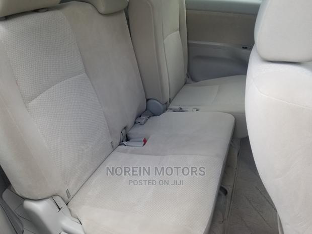2015 Toyota ISIS Blue - Pre-owned Luxury Sports Car