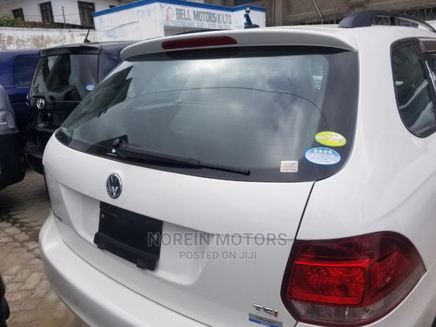 2015 White Volkswagen Golf Variant - Comfort & Efficiency