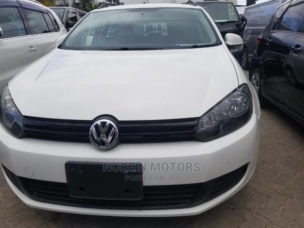 2015 White Volkswagen Golf Variant - Comfort & Efficiency