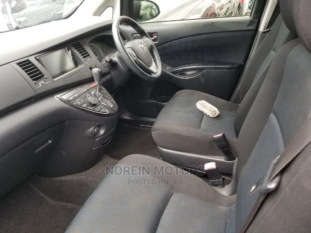 Purple 2014 Toyota ISIS - Quality Used Car For Sale