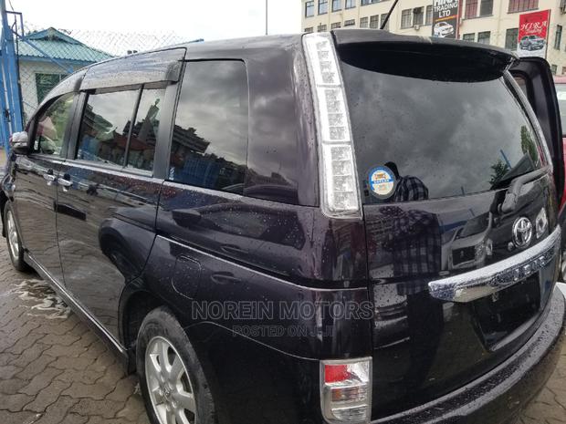 Purple 2014 Toyota ISIS - Quality Used Car For Sale