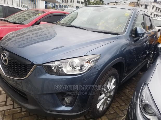 Blue Mazda CX-5 2015: Compact SUV with Elegance
