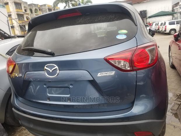 Blue Mazda CX-5 2015: Compact SUV with Elegance
