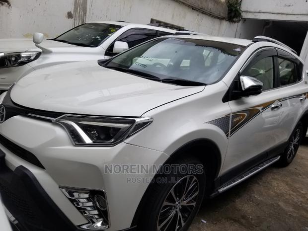 2015 Toyota RAV4 White - Used, Excellent Condition SUV
