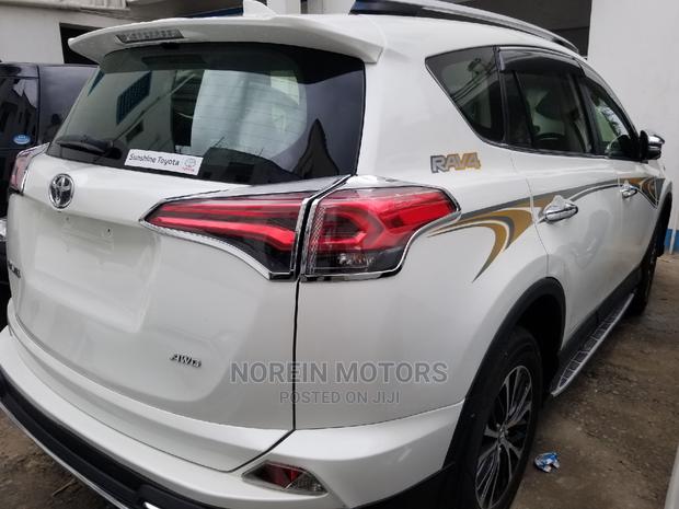 2015 Toyota RAV4 White - Used, Excellent Condition SUV