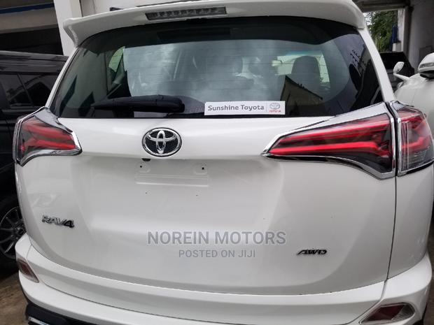 2015 Toyota RAV4 White - Used, Excellent Condition SUV