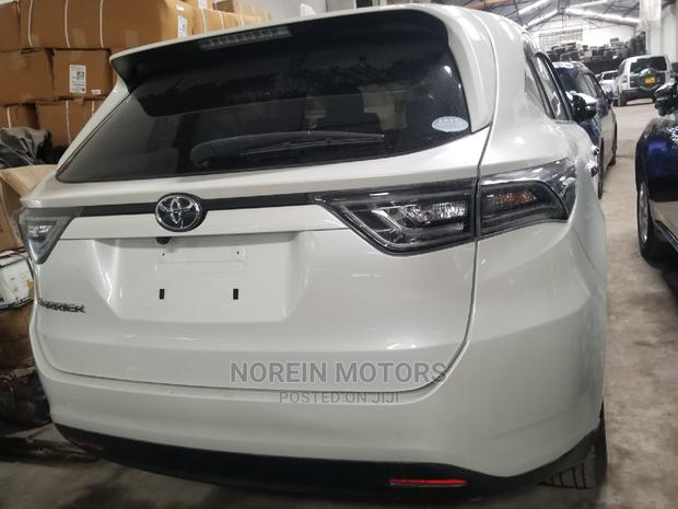 White 2015 Toyota Harrier - Modern & Efficient SUV for Sale