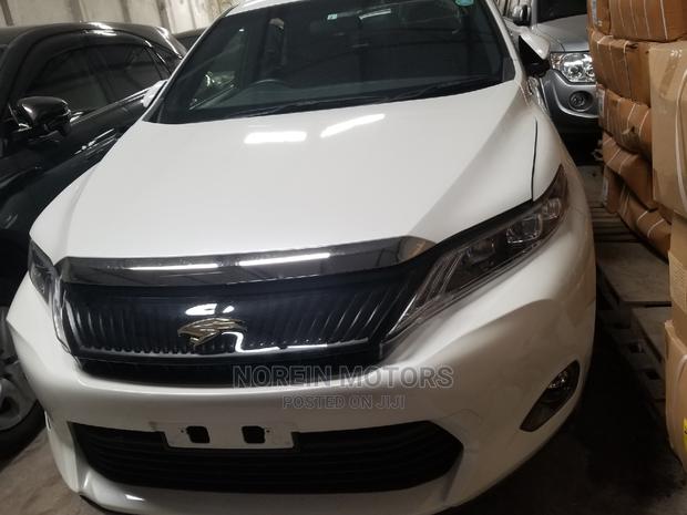 White 2015 Toyota Harrier - Modern & Efficient SUV for Sale
