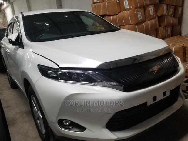 White 2015 Toyota Harrier - Modern & Efficient SUV for Sale