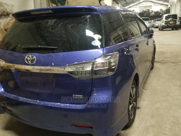 Gently-Used 2015 Toyota Wish Blue - Modern & Efficient Sedan