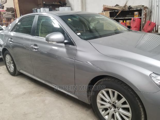 Toyota Wish Silver 2015: Reliable and Comfortable