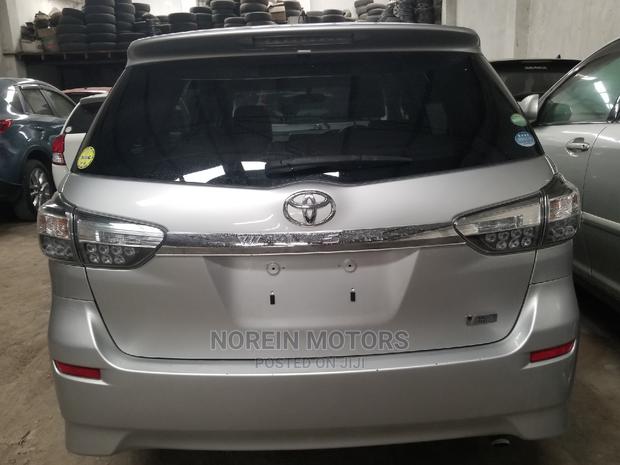 Toyota Wish Silver 2015: Reliable and Comfortable