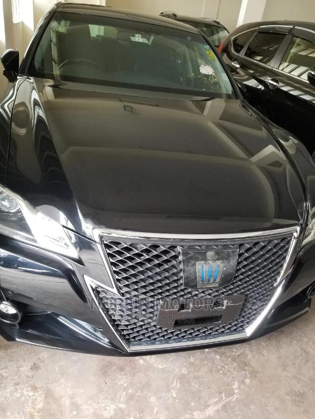 Black 2014 Toyota Crown - Luxury Sedan with Black Exterior