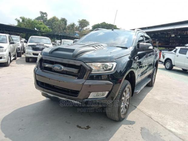 Ford Ranger 2015 Black Edition: Versatile Off-Roader