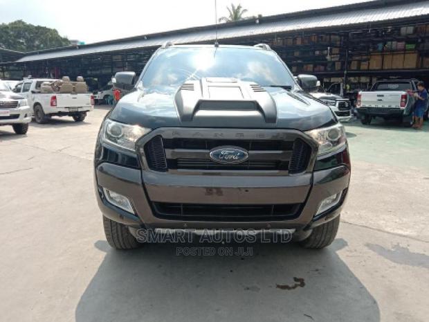 Ford Ranger 2015 Black Edition: Versatile Off-Roader