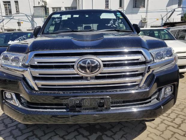 2017 Toyota Land Cruiser Black Edition - Unmatched Luxury SUV