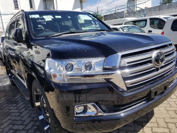 2017 Toyota Land Cruiser Black Edition - Unmatched Luxury SUV