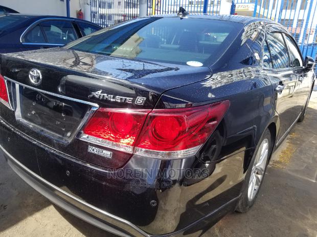 2015 Toyota Crown in Black - Luxury Sedan Excellence