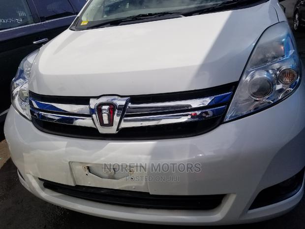 Used 2014 Toyota ISIS in Pearl Condition - Quality Sedan